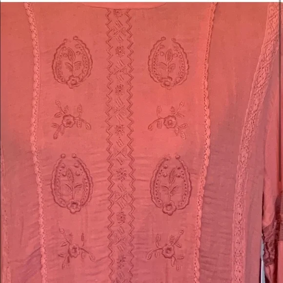 Beautiful blouse-New! - Picture 2 of 5